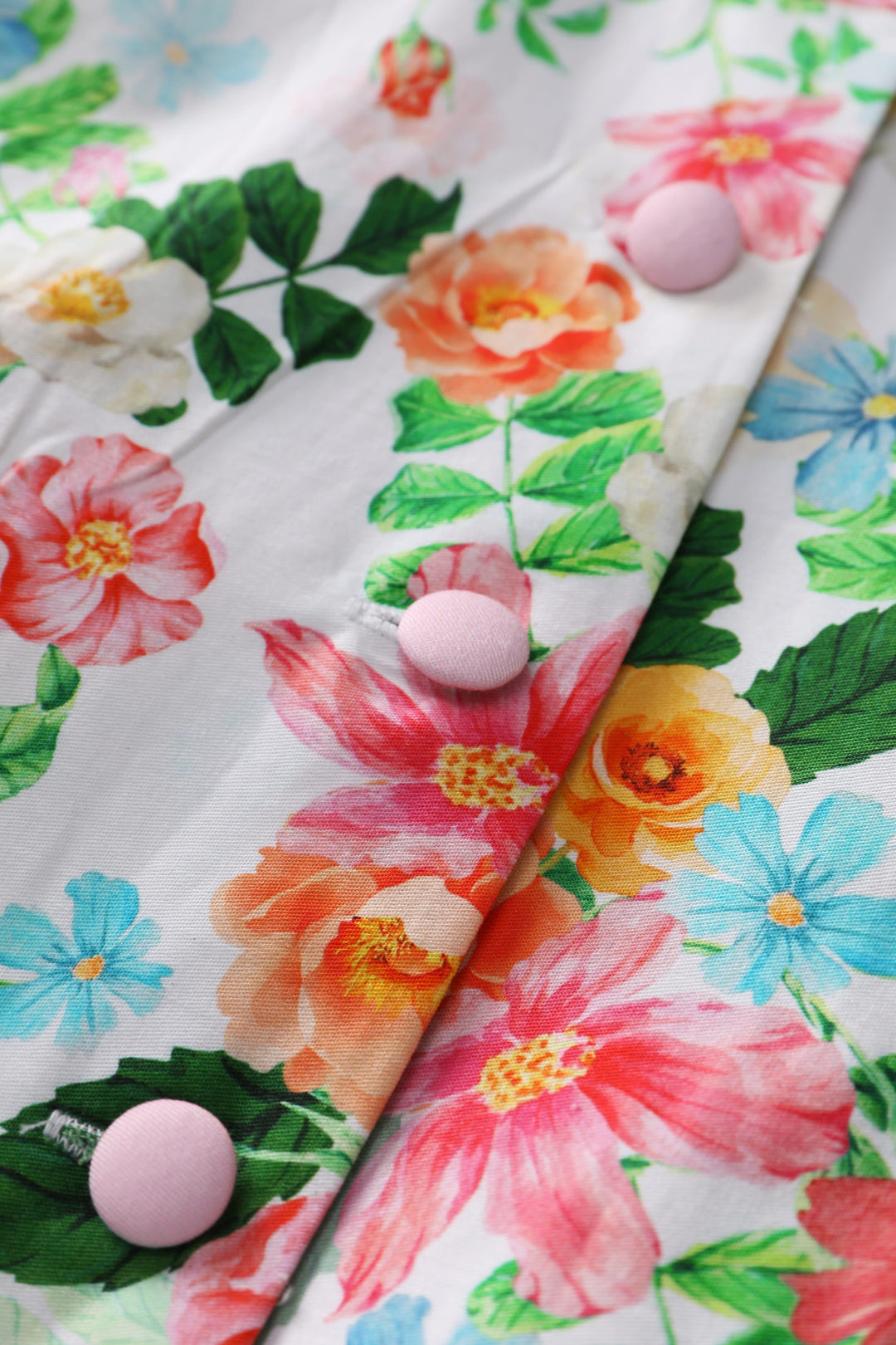 Buttons of Mollie Summer Floral on White Dress | Vintage Floral Dress