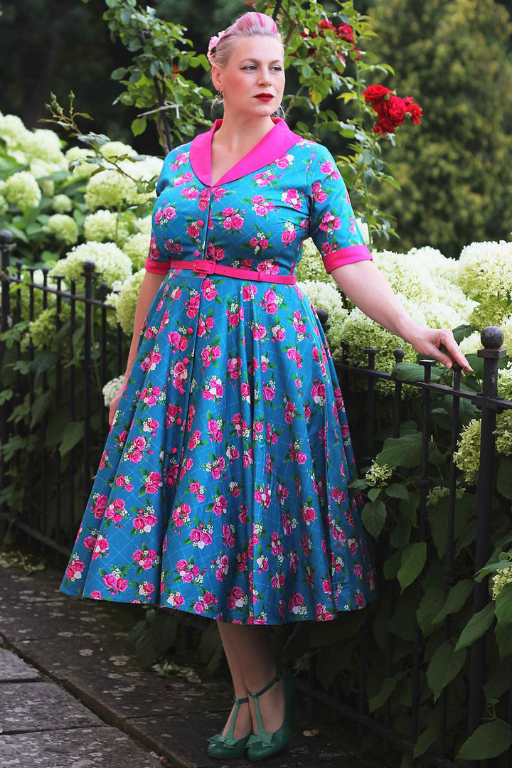 Women in Mollie Blue Rose Midi Shirt Dress