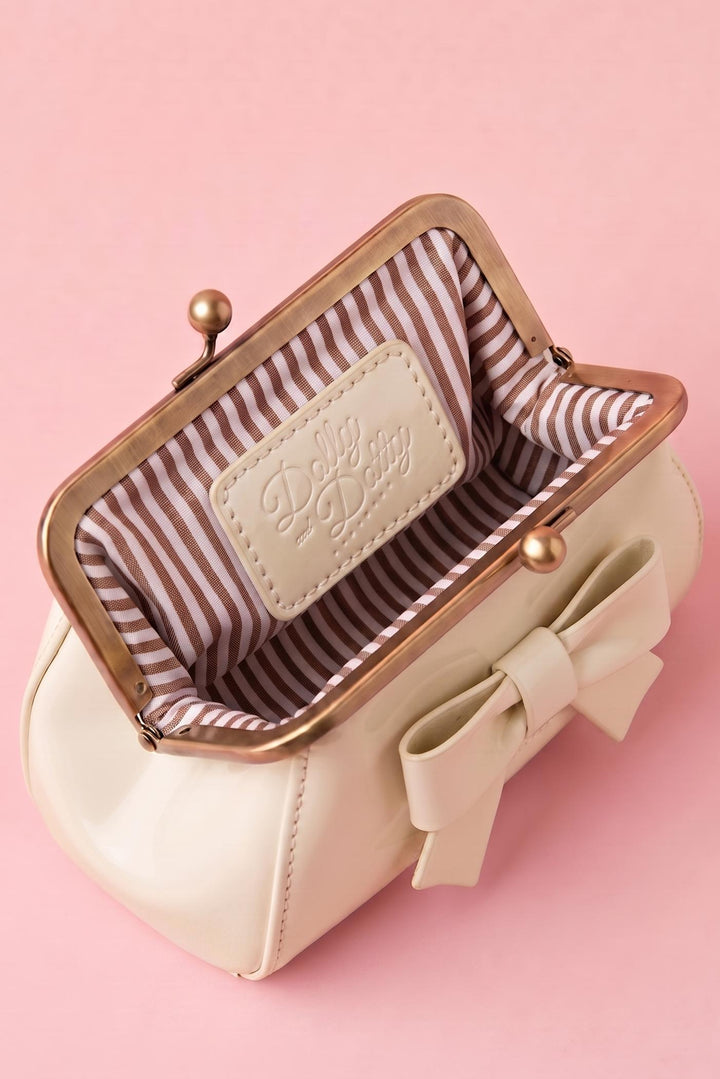 Inside view image of Ivory Vintage Purse | Kiss-Lock Pouch