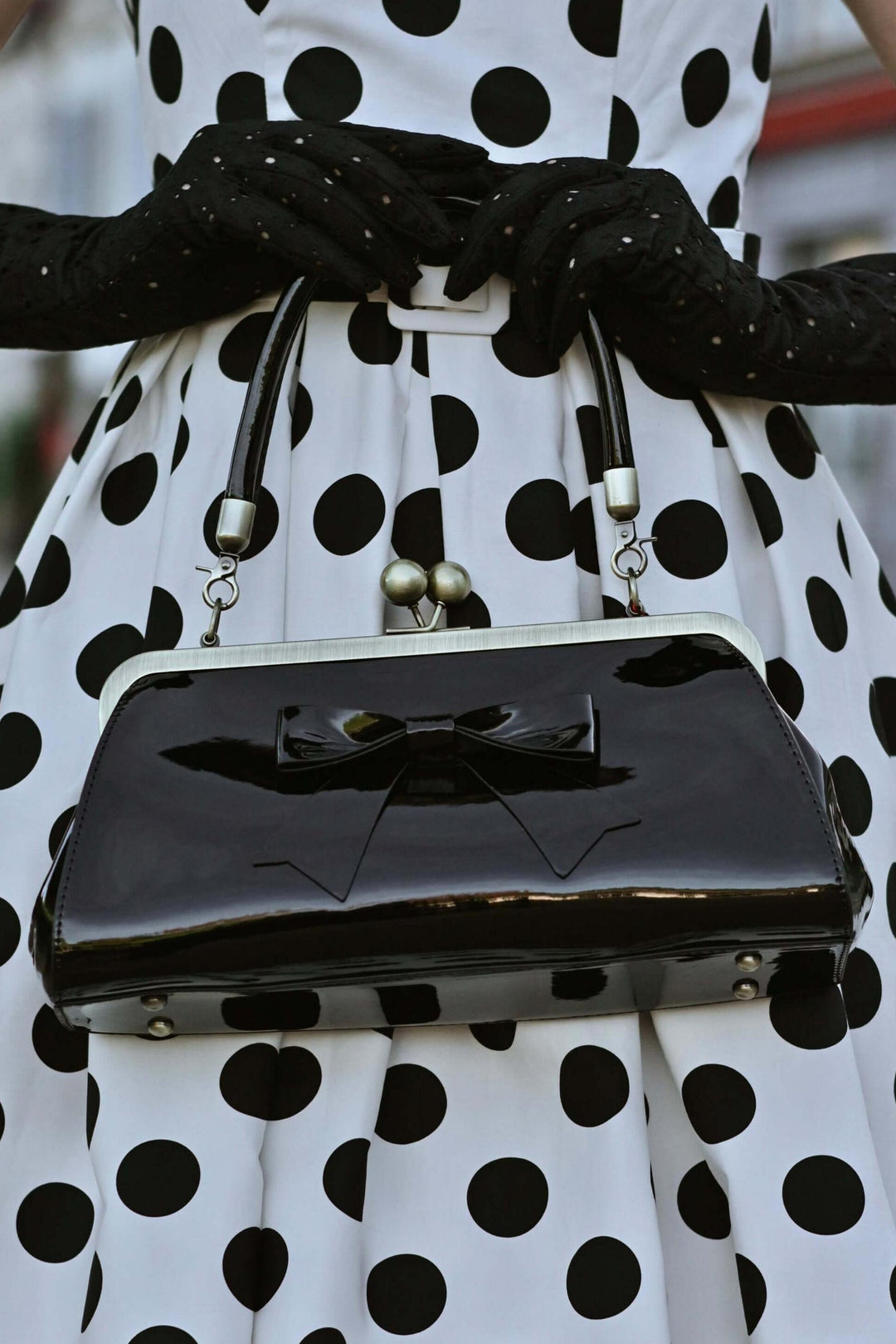 Elise Vintage Kiss-lock Bow Evening Handbag in Black