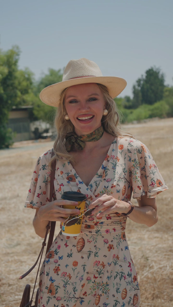 Video of an elegant lady in Donna Bee & Honey Dress | Whimsical Vintage Dress